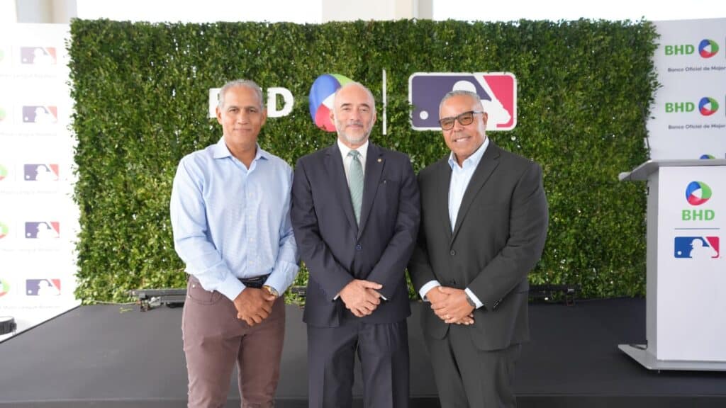BHD y MLB celebran evento de bienvenida a prospectos peloteros