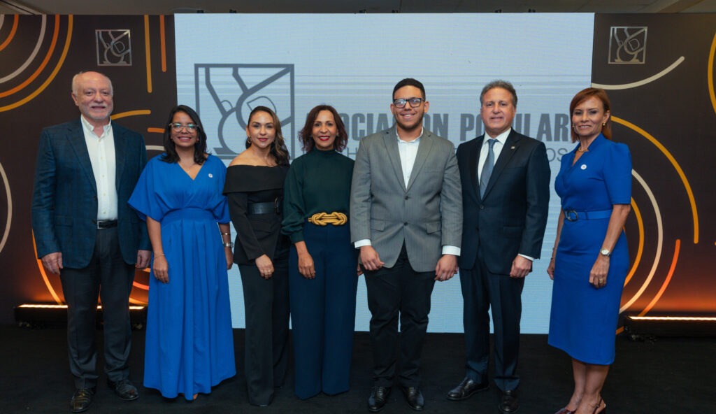 Pedro Esteva, Sharlyn Rodríguez, Mildred del Orbe, Mildred Minaya, Michael Eusebio, Gustavo Ariza, Tania Guenen