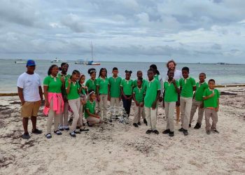 Escolares de Bávaro visitan la Fundación Ecológica Arrecifes de Bávaro como parte de su programa de educación ambiental