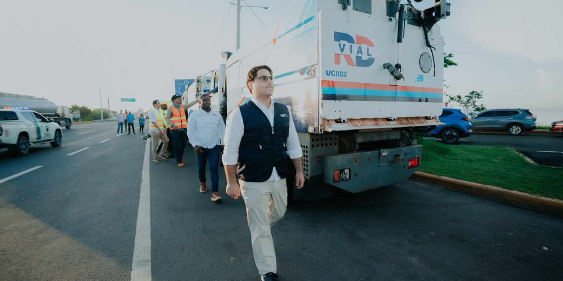 RD Vial inicia el programa de Carreteras Limpias en el país