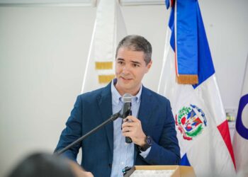 Unibe presenta patente espacios verticales verdes