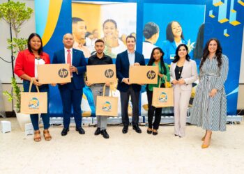 Banco Popular otorga 32 nuevas becas del programa Excelencia Popular
