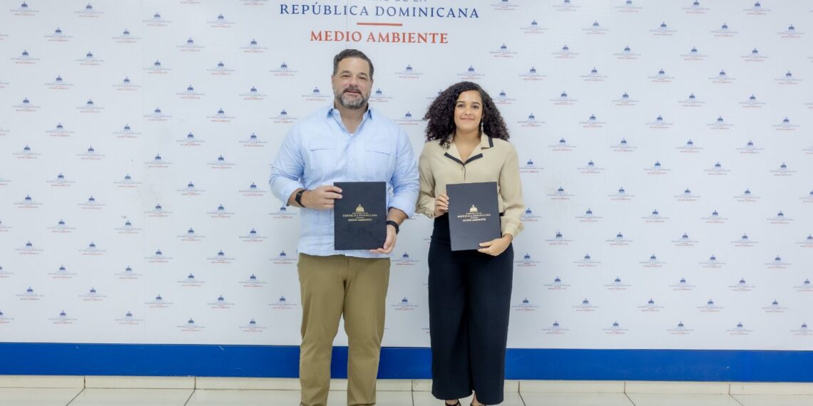 Alianza EcoSolucionesRD con el ministerio de Medio Ambiente