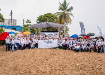 Más de 350 voluntarios se reunieron en la playa Güibia en el Día Internacional de Limpieza de Playas