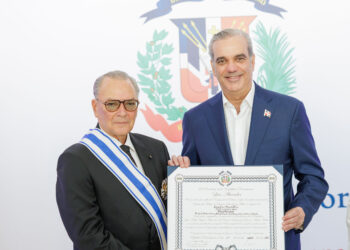 Acto de imposición de la Condecoración de la Orden del Mérito Duarte, Sánchez y Mella, al Sr. Frank Rainieri Grupo Puntacana Republica Dominicana