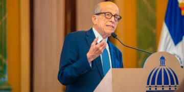 Max Puig conversando sobre fenómenos meteorológicos