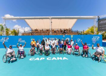 Clinica de tenis en sillas de ruedas