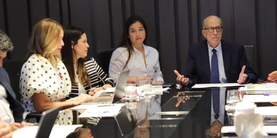 Max Puig, vicepresidente ejecutivo del CNCCMC junto a Sara González, directora técnica del CNCCMC