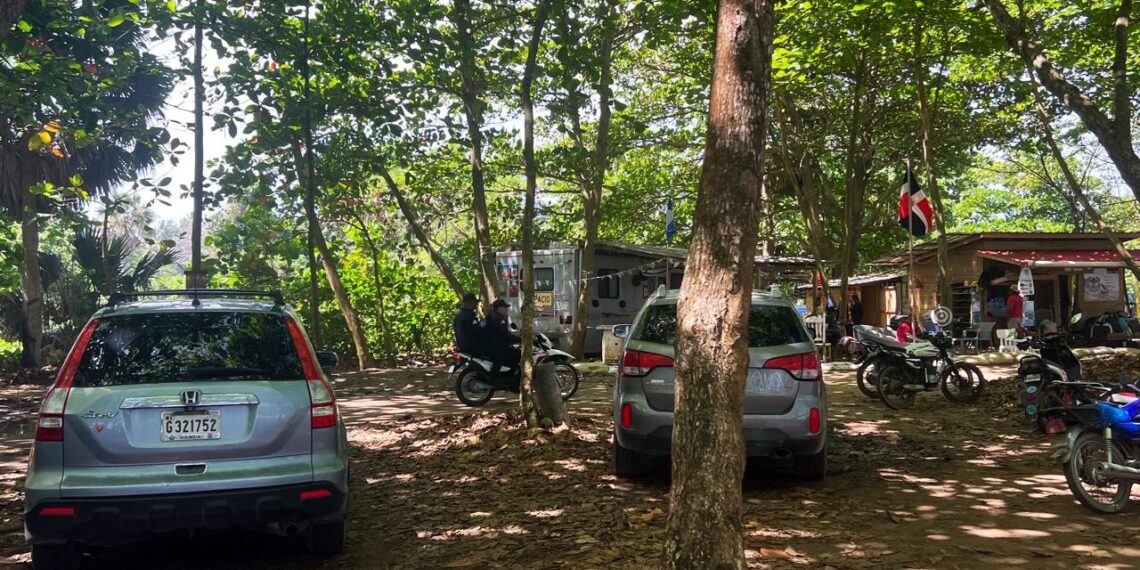 Negocios de Playa Encuentro piden intervención urgente para frenar entrada de vehículos al a franja costera