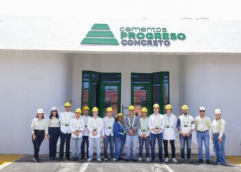Colaboradores CEMPRO y estudiantes INTEC