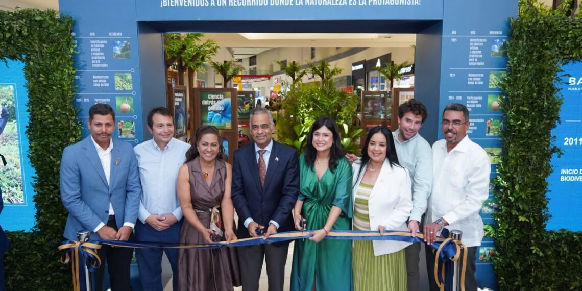 Elí Bobadilla, Carlos Sánchez, Cristina Rodriguez, Joel Santos, Gisselle Valera, Caty Díaz, Tim Cribb e Isaac Luciano