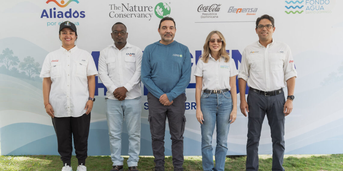 Lidia Castro, Miguel Pinales, Carlos García, Patricia Abreu y Juan Amell presentan los avances del proyecto de reabastecimiento de agua, Aliados por el Agua