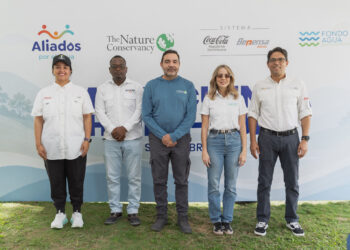 Lidia Castro, Miguel Pinales, Carlos García, Patricia Abreu y Juan Amell presentan los avances del proyecto de reabastecimiento de agua, Aliados por el Agua