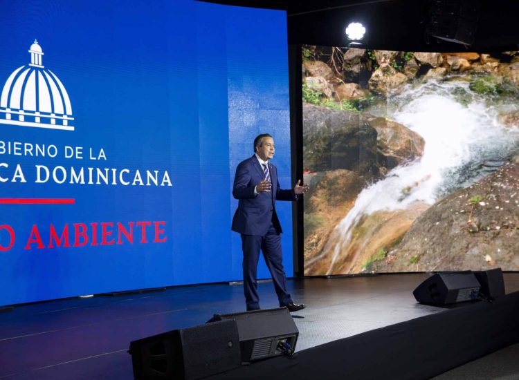 La vicepresidenta Raquel Peña participó en el acto de presentación de los logros de la gestión del ministerio de medioambiente y recursos naturales. VP/ Ruddy Corporan