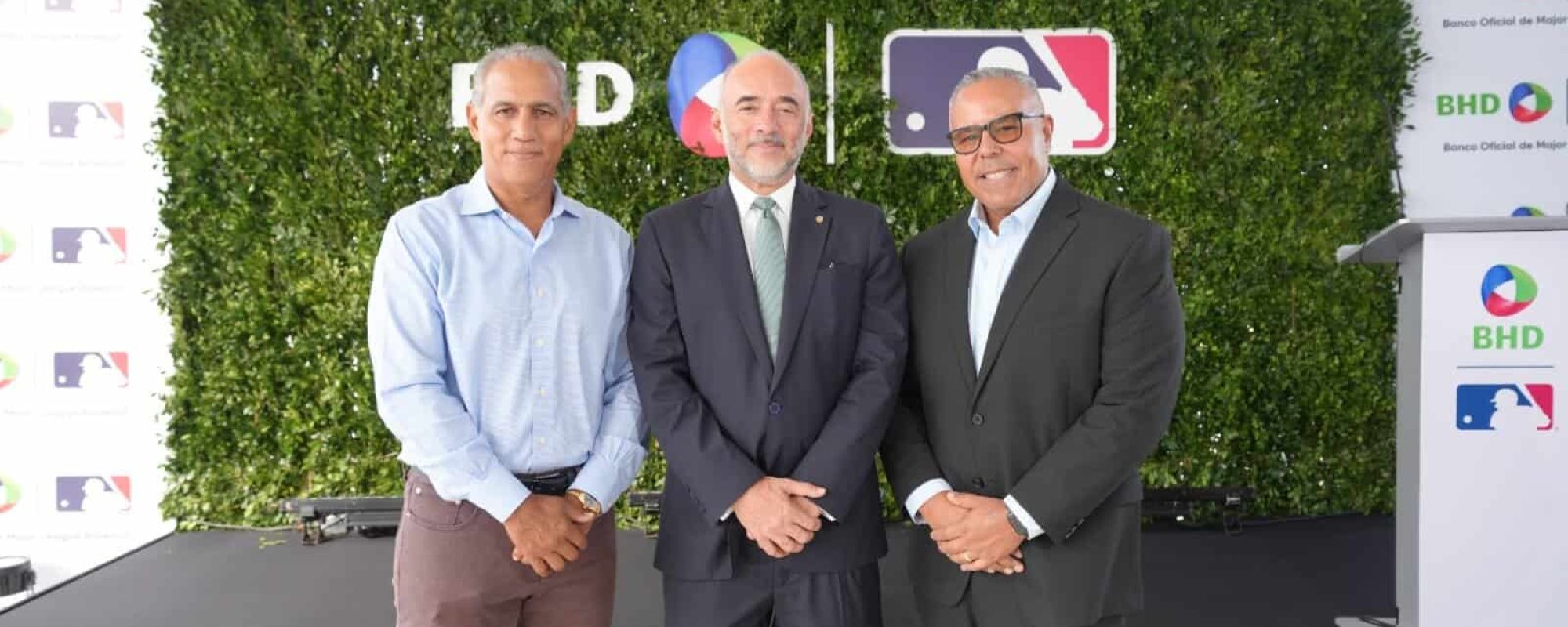 BHD y MLB celebran evento de bienvenida a prospectos peloteros