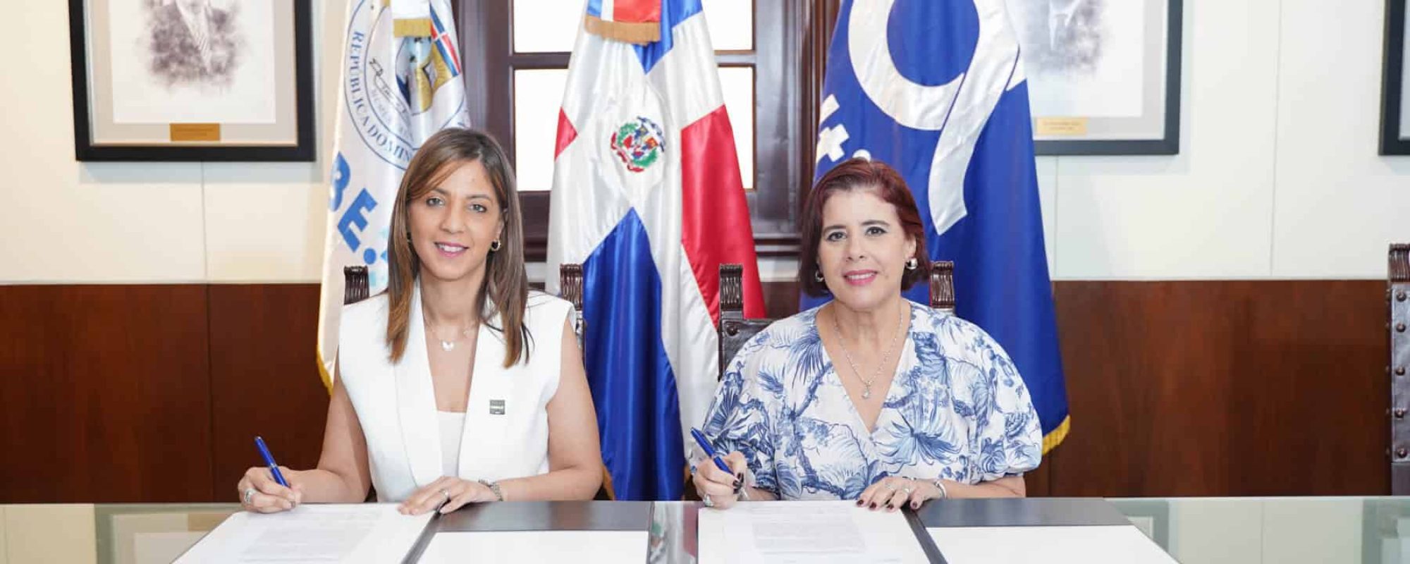 Firma de acuerdo para proyecto de medición de indicadores ambientales