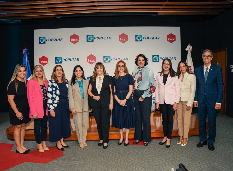 Dinorah Grullón, Heidi Sánchez, Rosario Aróstegui, Mariel Bera, Antonia Antón de Hernández