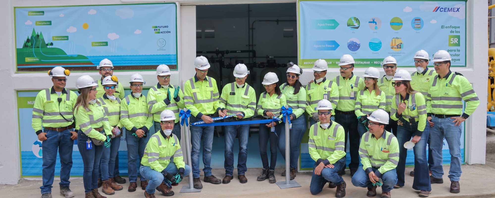 Ejecutivos Cemex durante la inauguración de la planta 2024