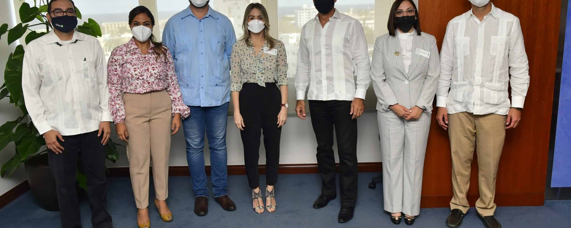 Estuvieron presentes ejecutivos de las empresas de CORMIDOM, de Fondo de Agua de Santo Domingo, The Nature Conservacy y GreEnergy Dominicana.