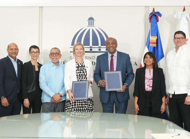 Firma del acuerdo PNUD con Ministerio de Energía y Mina