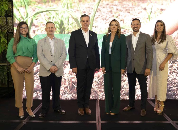 Leamsy R., Santiago V., Pablo W., Patricia M., Huáscar B., Deborah G. - Nestlé