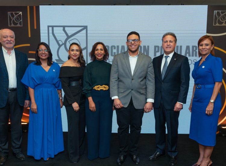 Pedro Esteva, Sharlyn Rodríguez, Mildred del Orbe, Mildred Minaya, Michael Eusebio, Gustavo Ariza, Tania Guenen
