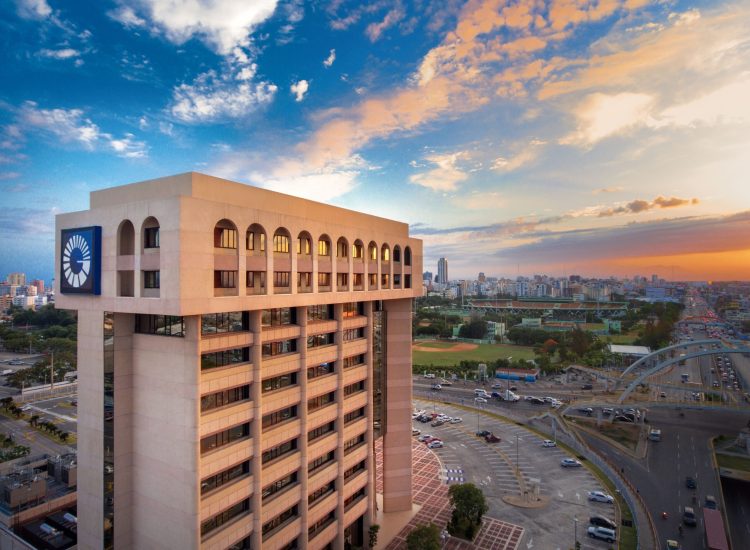 Torre Popular, sede del Banco Popular Dominicano